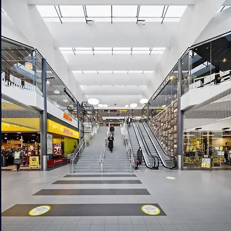 Апартаменты Cosy Two In With Free Parking